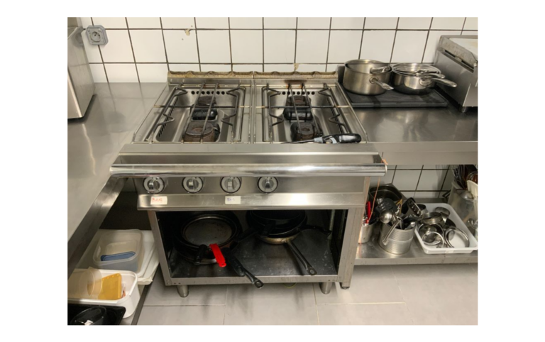 🗓️ VENTE AUX ENCHÈRES — Matériel de restauration, stock recharge e-cigarettes, bureaux, informatiques , électroportatifs… —  02.03.26 — 14h00