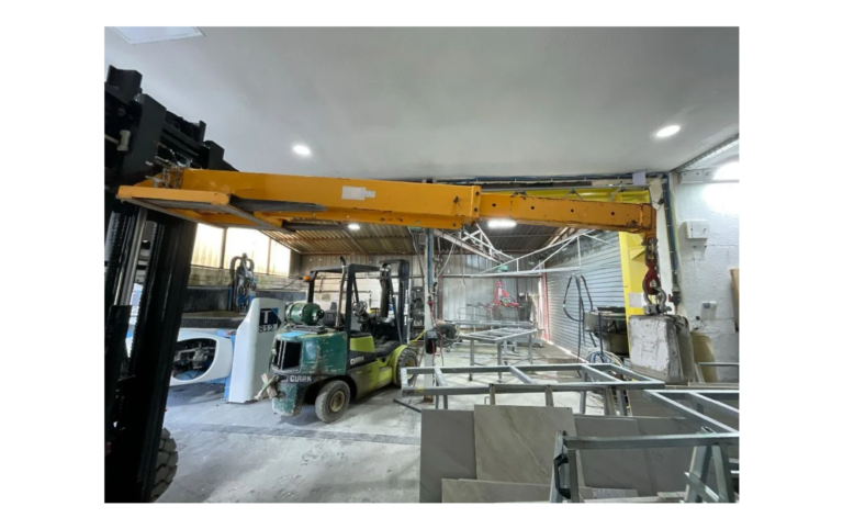 🗓️ VENTE AUX ENCHÈRES — marbrerie, scie à pont, stock de
